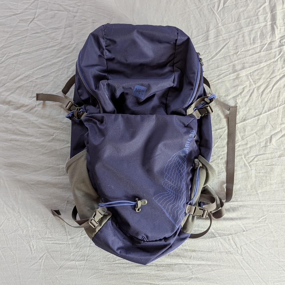 MEC ARIA 30L Hiking Backpack Blue